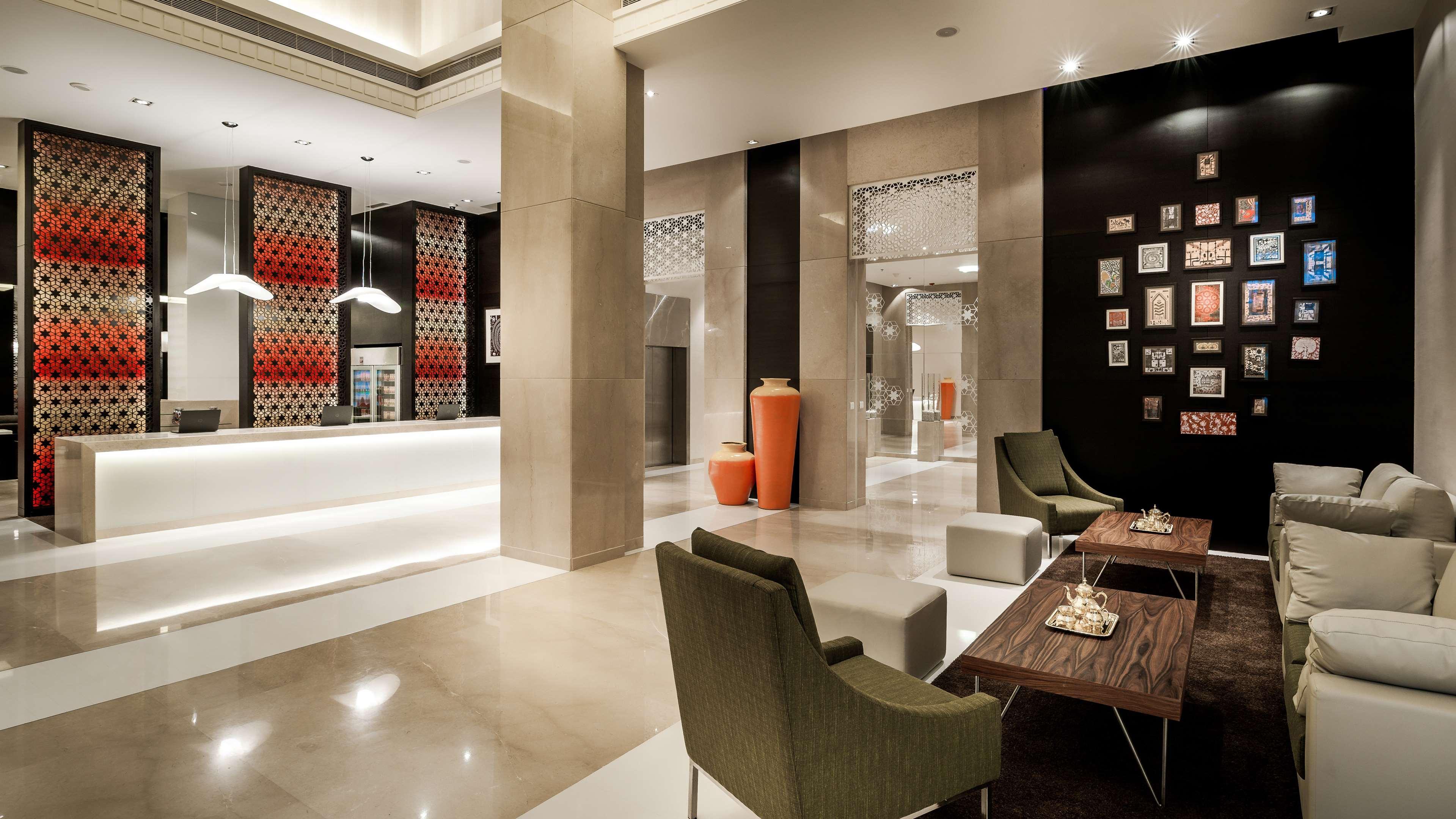 ไฮแอท เพลซ เกอร์กัน อุดย็อค วิหาร์ Hotel คูร์เคาน์ ภายนอก รูปภาพ Lobby